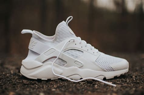 nike huarache triple white price